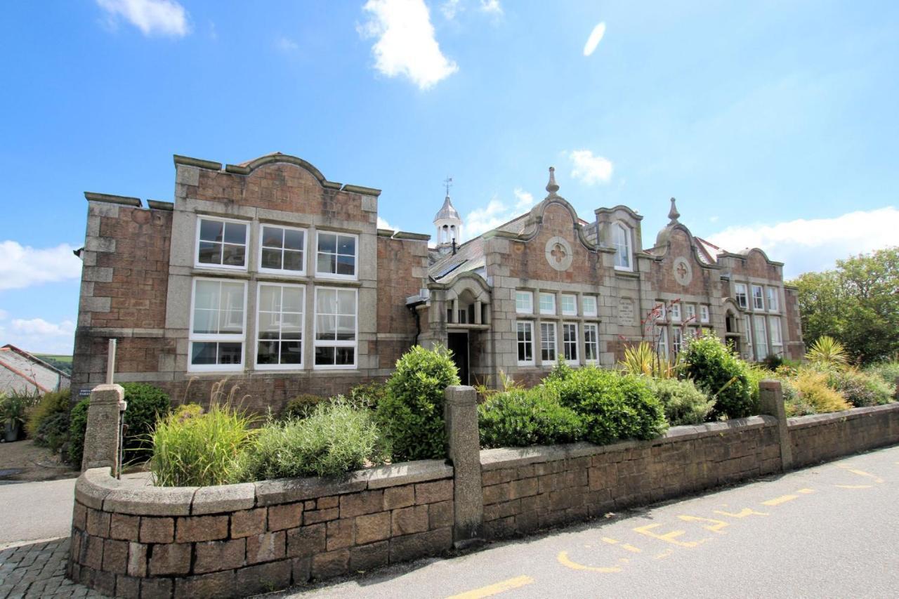 The Old English Rooms Falmouth Bagian luar foto