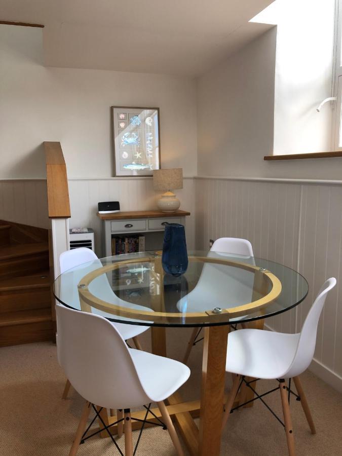The Old English Rooms Falmouth Bagian luar foto