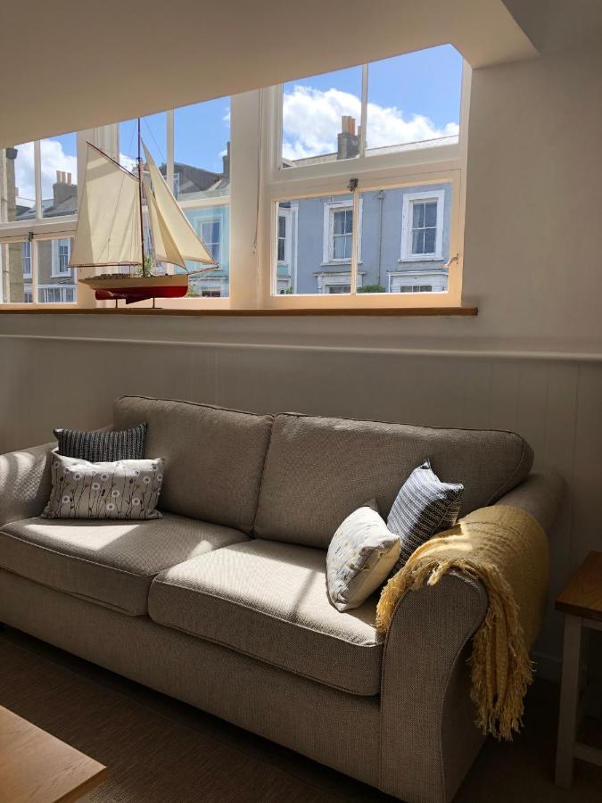 The Old English Rooms Falmouth Bagian luar foto