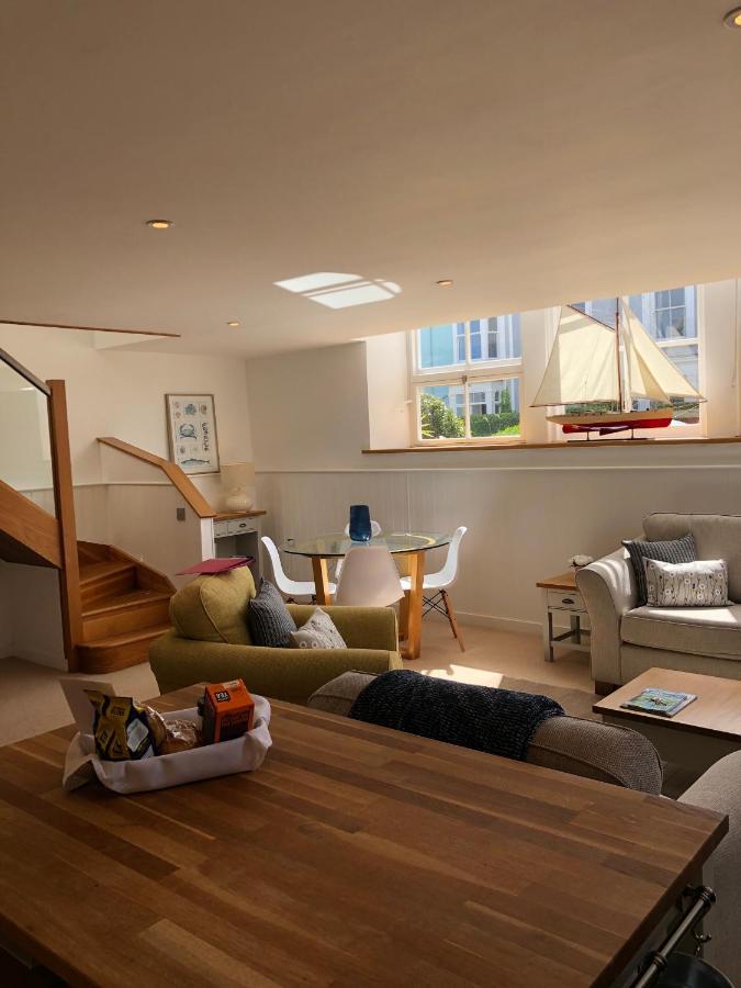 The Old English Rooms Falmouth Bagian luar foto