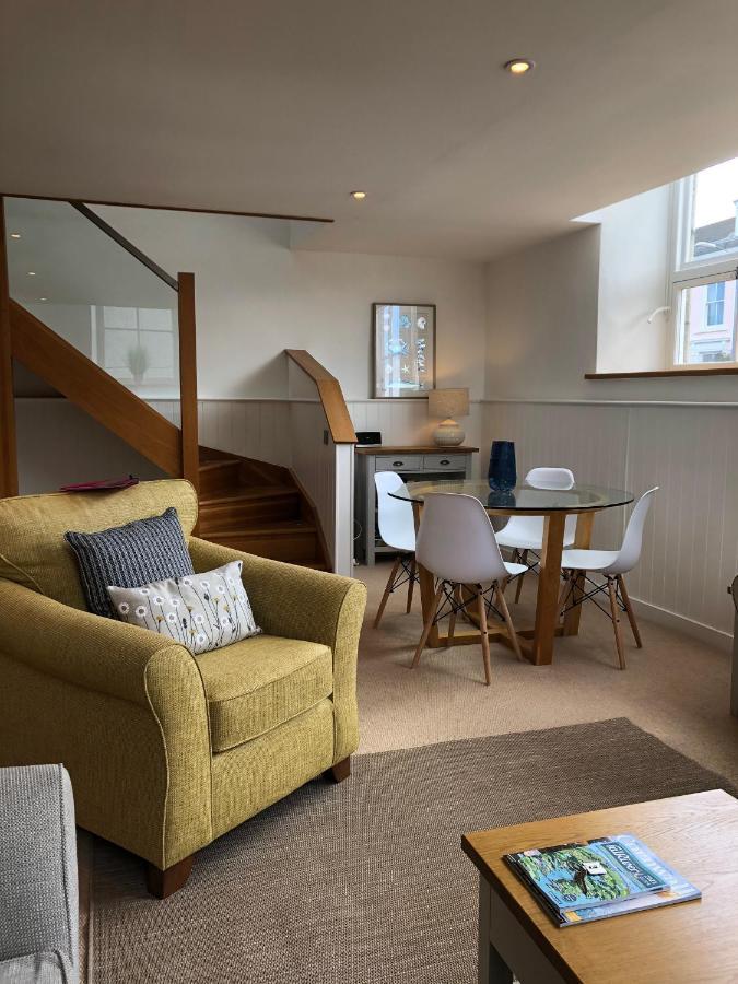 The Old English Rooms Falmouth Bagian luar foto